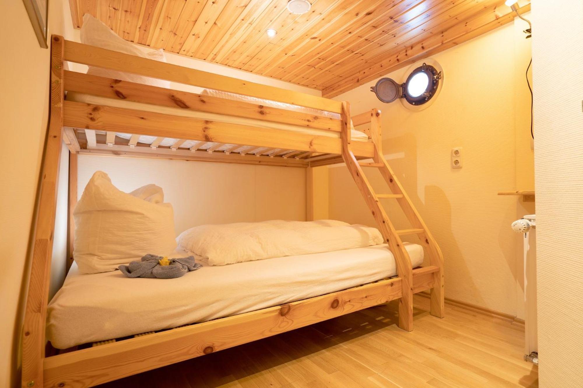 Kuestenmotorschiff Aventura Bremen Ngoại thất bức ảnh